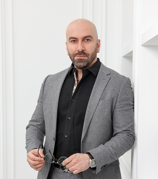 Ray Behrouz